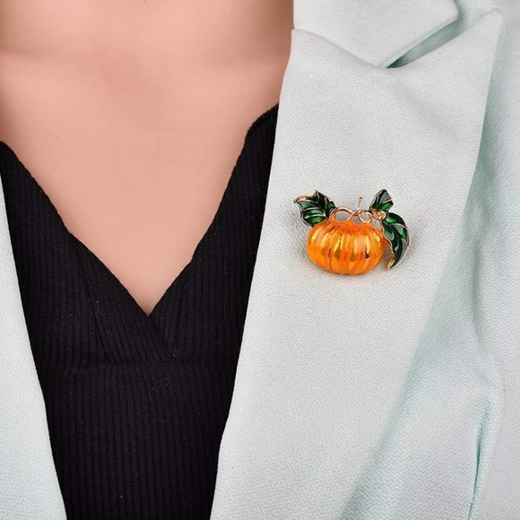 Thanksgiving Pumpkin Brooch Pin - Picture 2 of 6